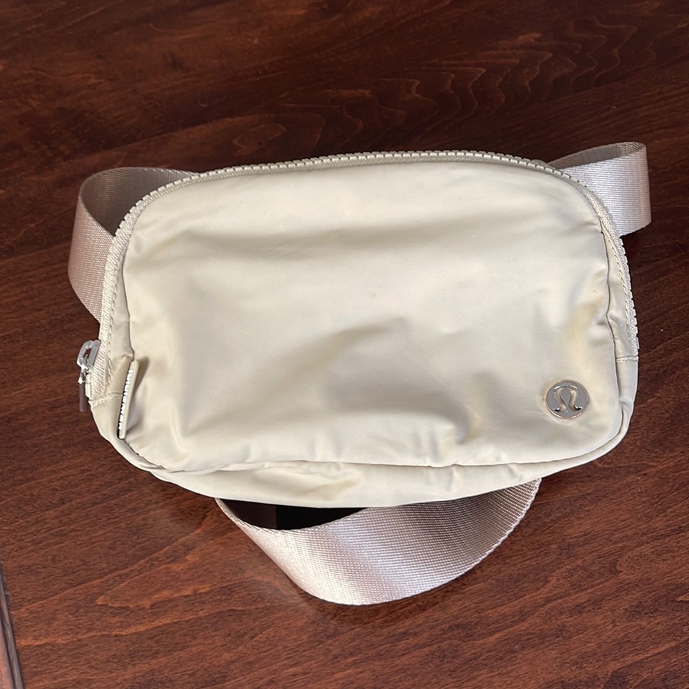 Lululemon belt bag